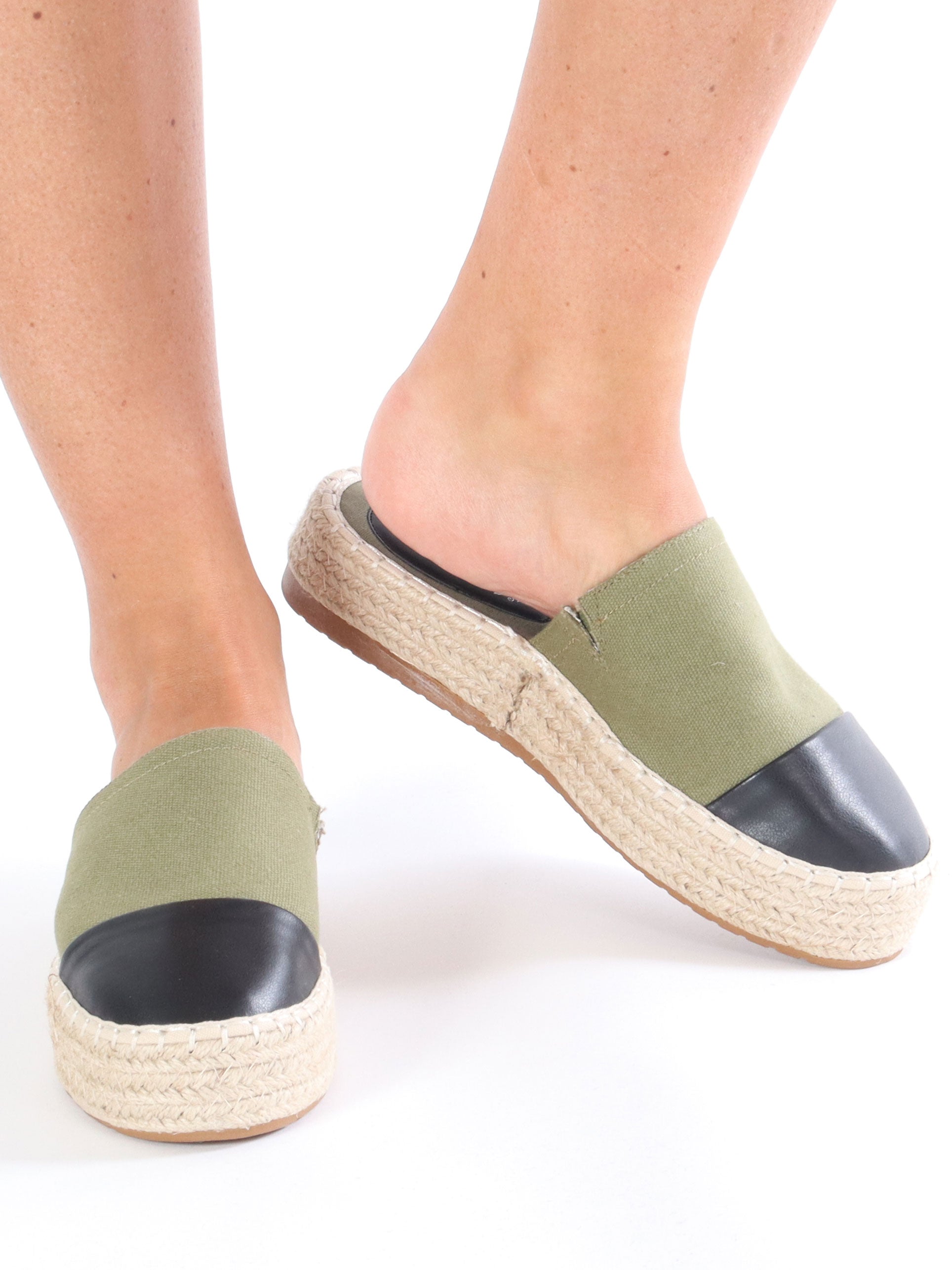 Adilene - Slippers med læderlook og flettet sål